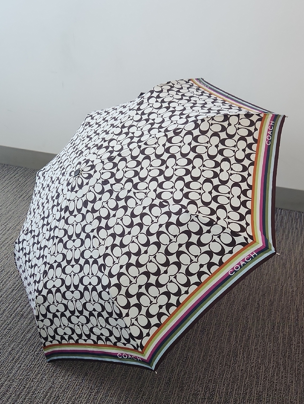 Coach Umbrella - Picture 12 of 16